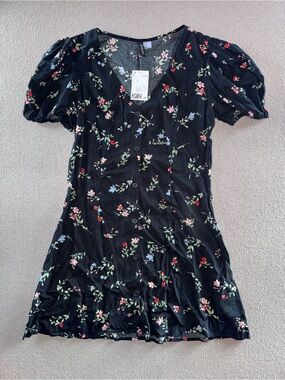 H&M Divided size medium Black Floral V-Neck Button Dress NWT